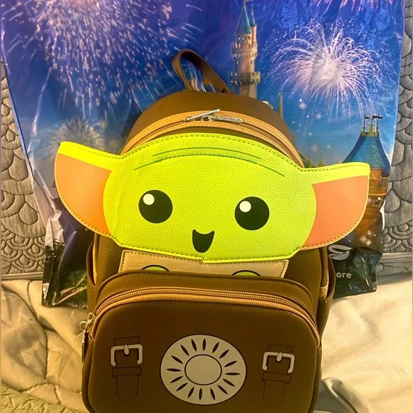 Loungefly Mandalorian baby Yoda Backpack *NWT - Picture 2 of 7